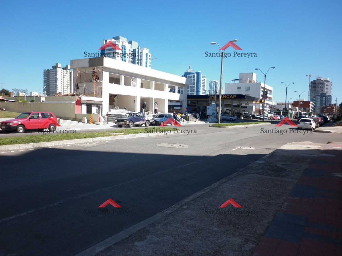 Local Comercial ID.4792 - Local en Punta del Este, Brava