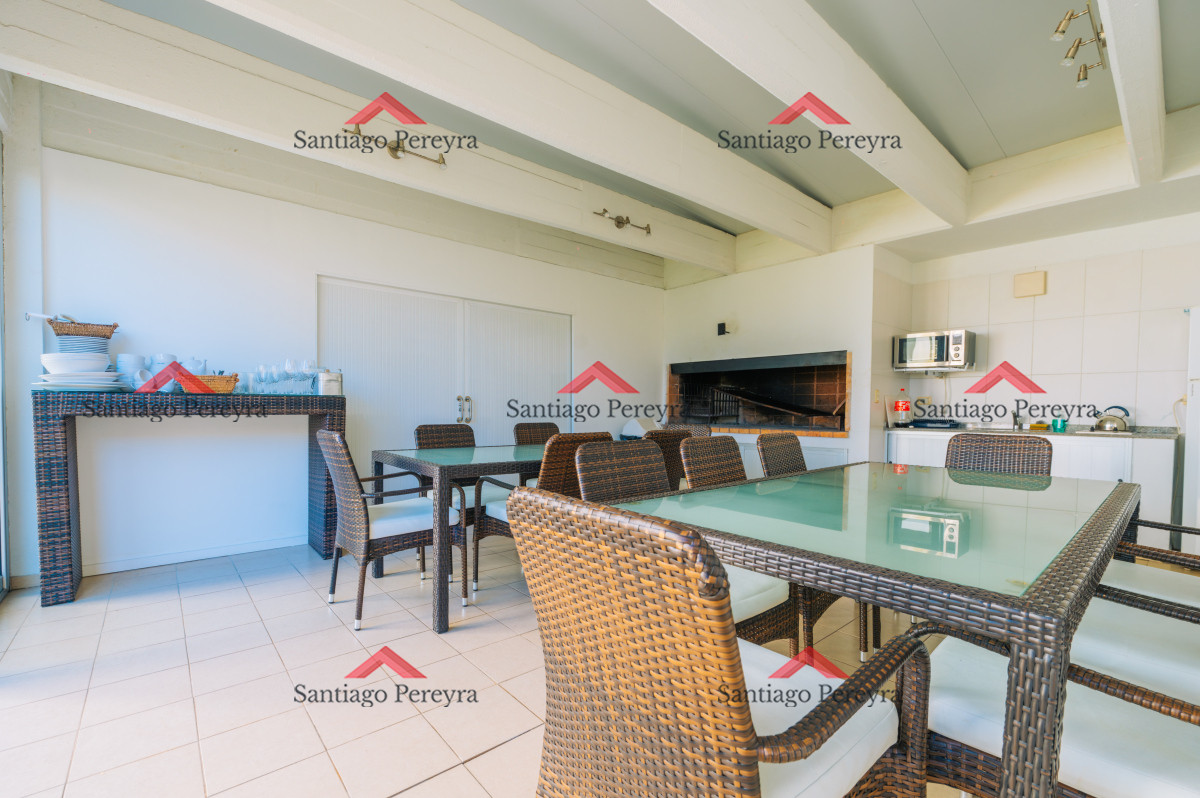 Apartamento ID.2414 - Cómodo y amplio apartamento en Playa Brava