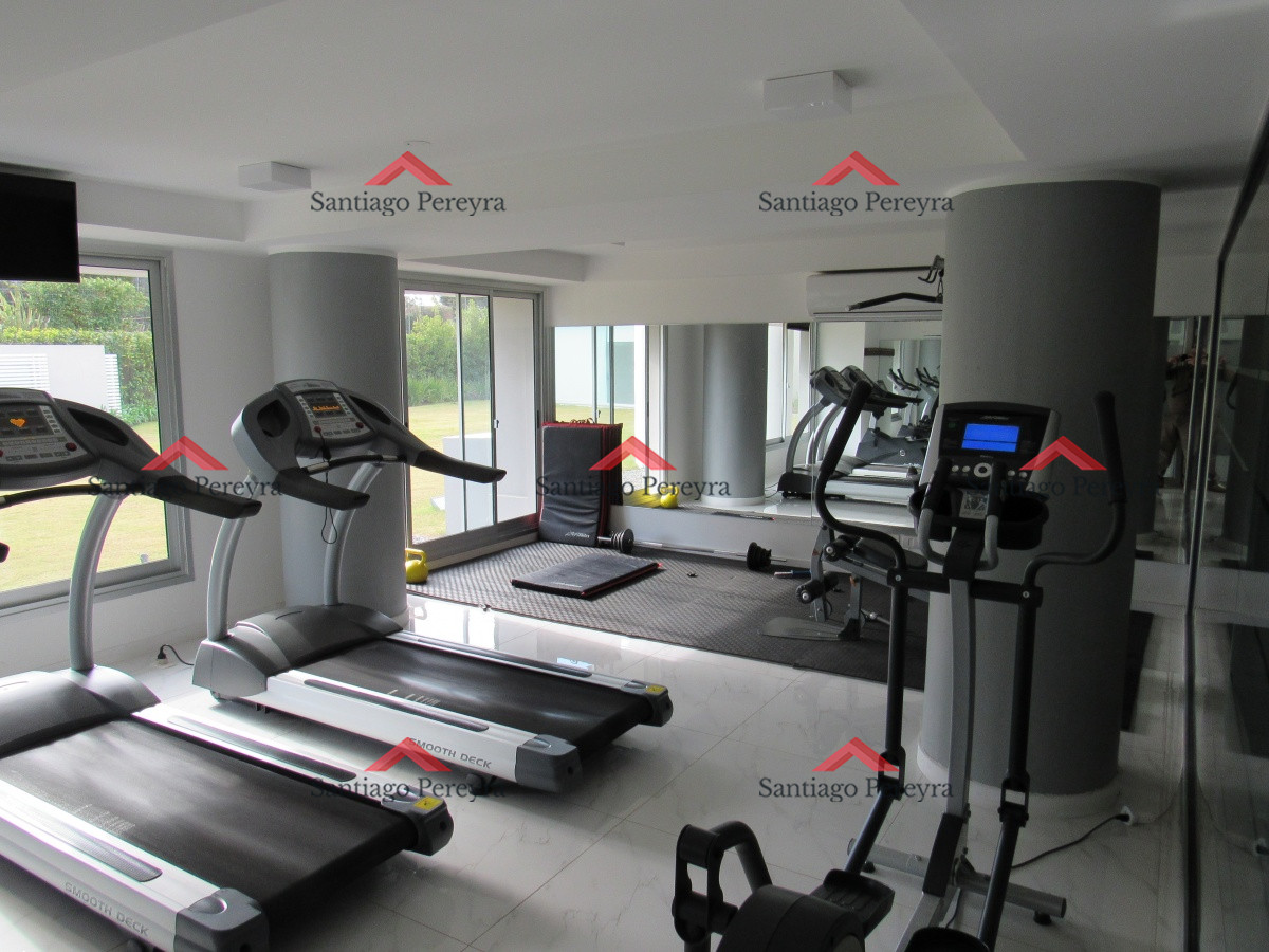 Apartamento ID.10551 - Vendo apartamento de 1 dormitorio en torre con muy buenos servicios, gastos bajos., zona Roosevelt, Puenta del Este.