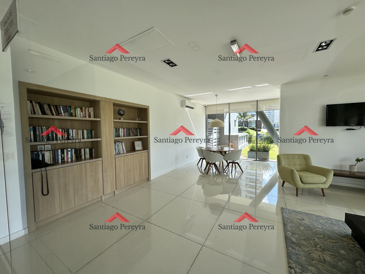 Apartamento ID.16659 - Hermoso apartamento en venta de 1 dormitorio y medio a pasos del mar!!!