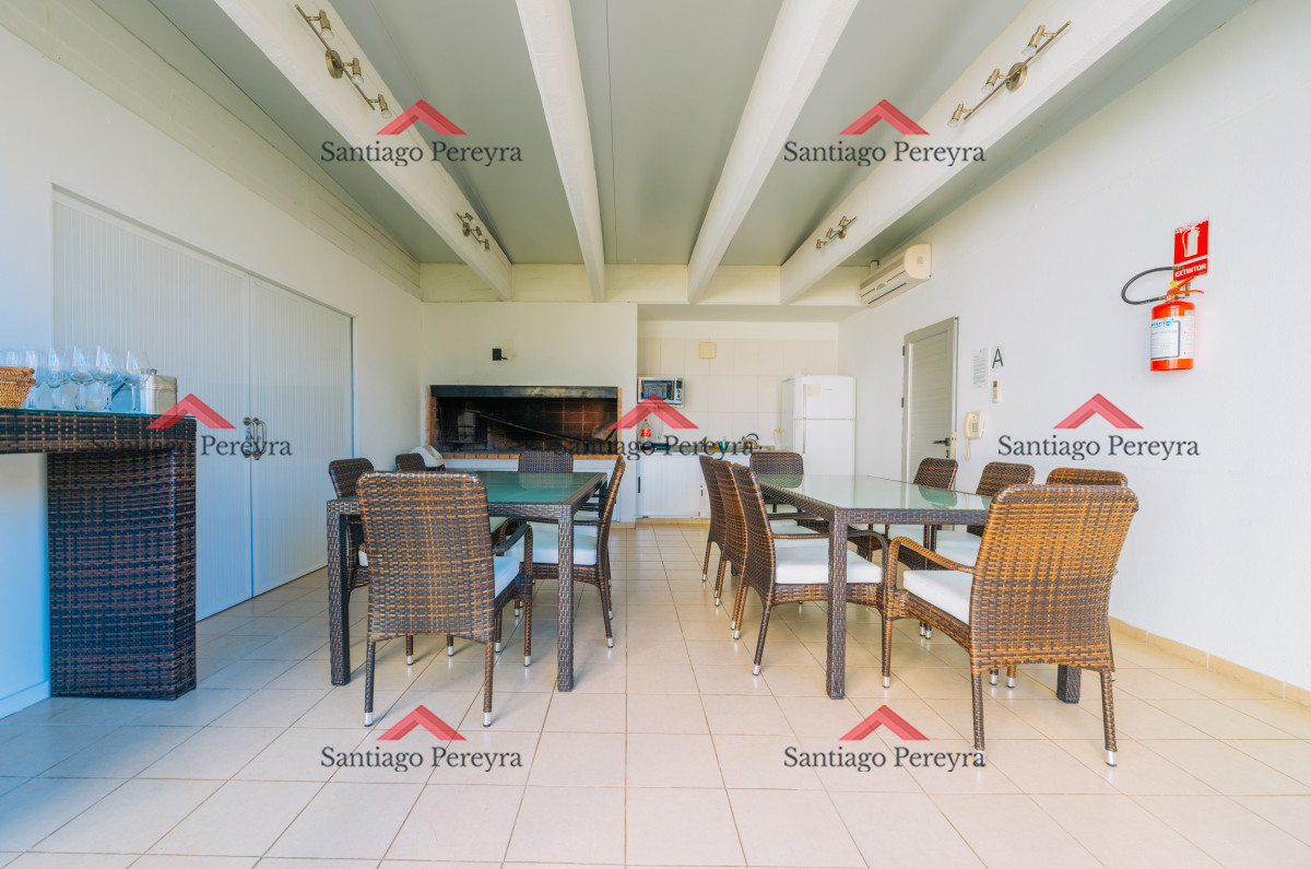 Apartamento ID.2414 - Cómodo y amplio apartamento en Playa Brava