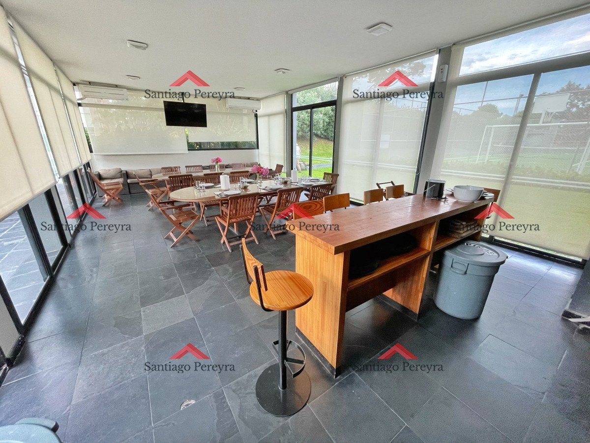 Apartamento ID.14424 - Hermoso apartamento en venta, con vista a la mansa y excelentes amenities 2 dormitorios 2 baños lavadero y terraza