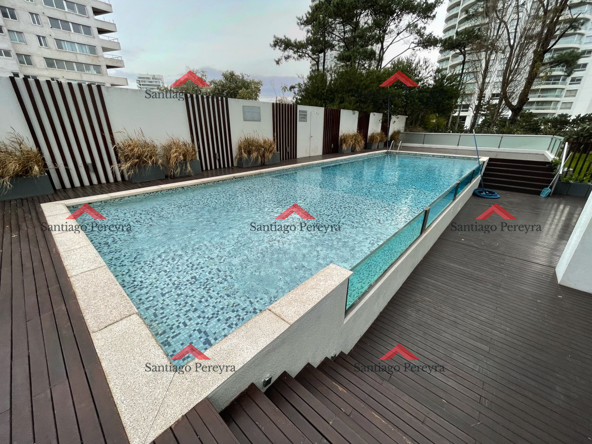 Apartamento ID.15828 - Apartamento de 2 dormitorios con amplia terraza