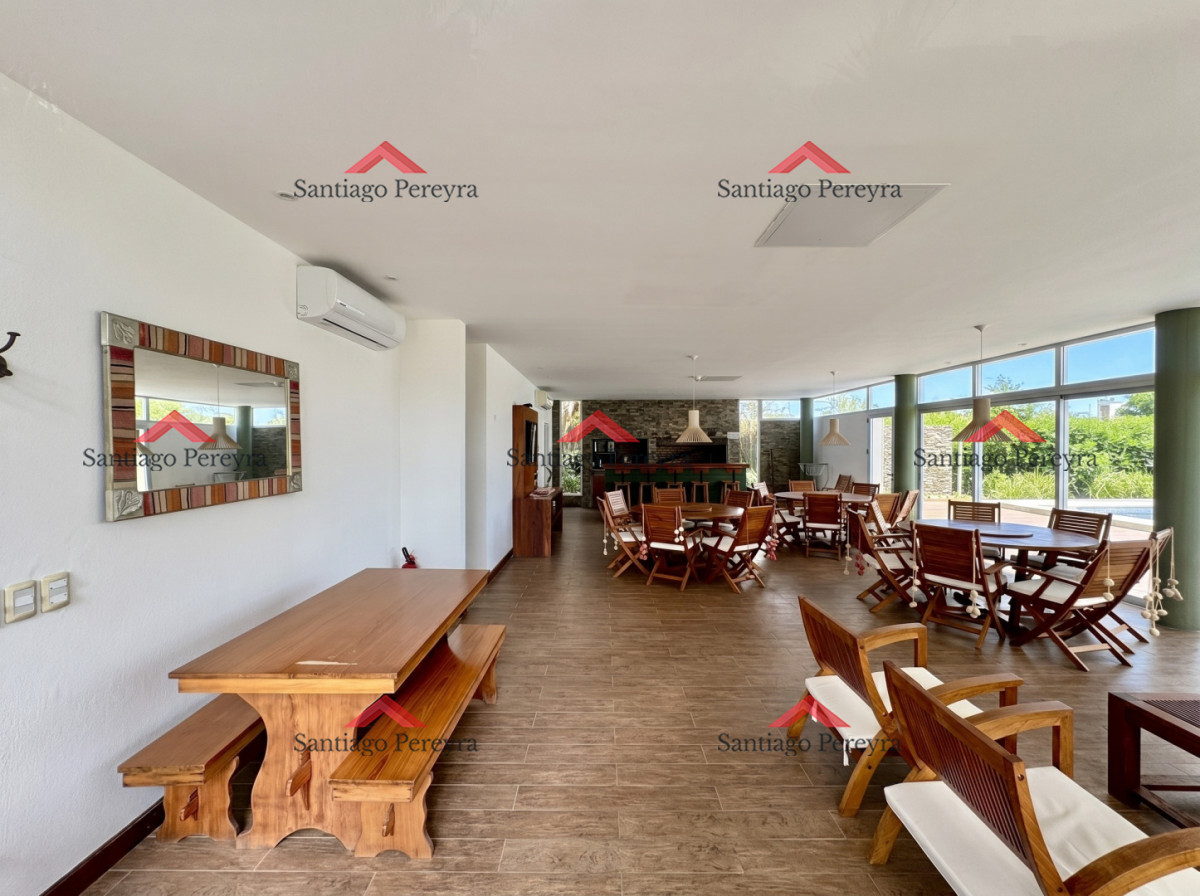 Apartamento ID.17208 - Apartamento en venta en primera línea de la Playa Mansa, Punta del Este — 130 m² con vista al mar