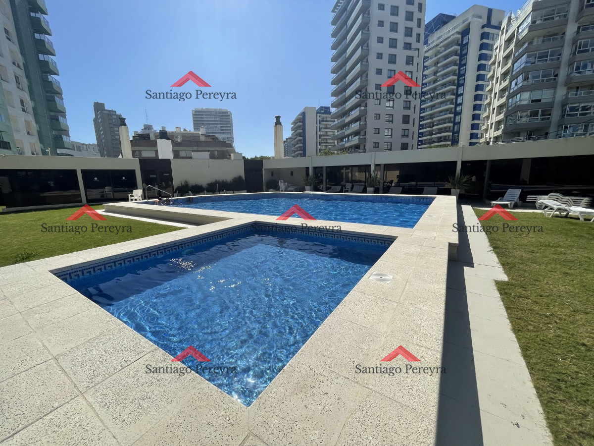 Apartamento ID.16785 - Alquiler frente a Playa Brava