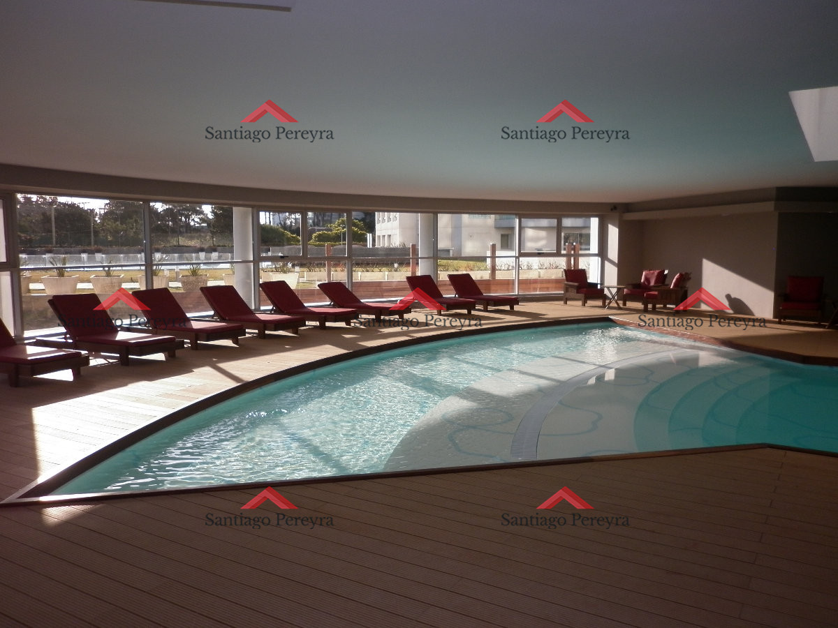 Apartamento ID.5056 - En alquiler de temporada, piso alto con amenities completos, terraza y garage, 1 dorm y medio y lavadero