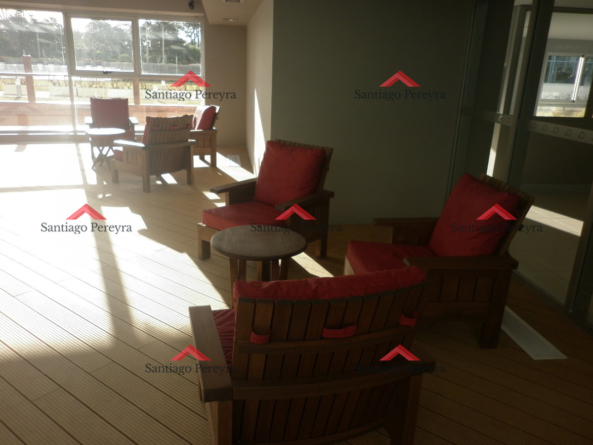 Apartamento ID.5056 - En alquiler de temporada, piso alto con amenities completos, terraza y garage, 1 dorm y medio y lavadero