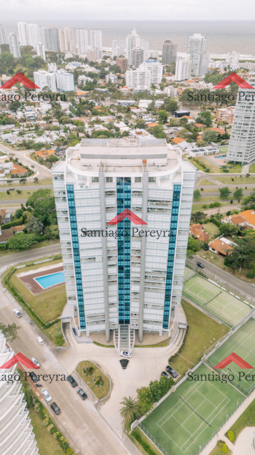 Apartamento ID.6821 - Espectacular en torre Premium a pasos del mar