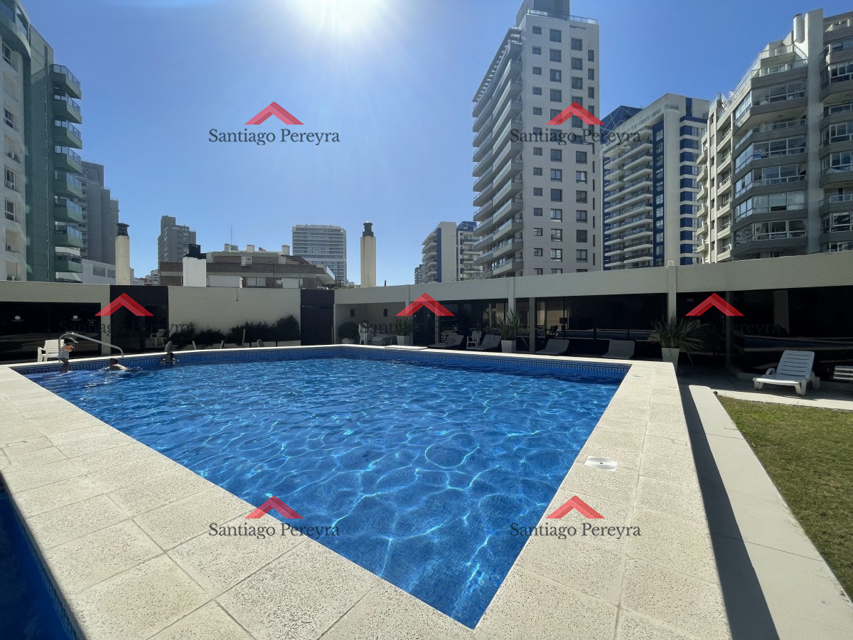 Apartamento ID.16785 - Alquiler frente a Playa Brava