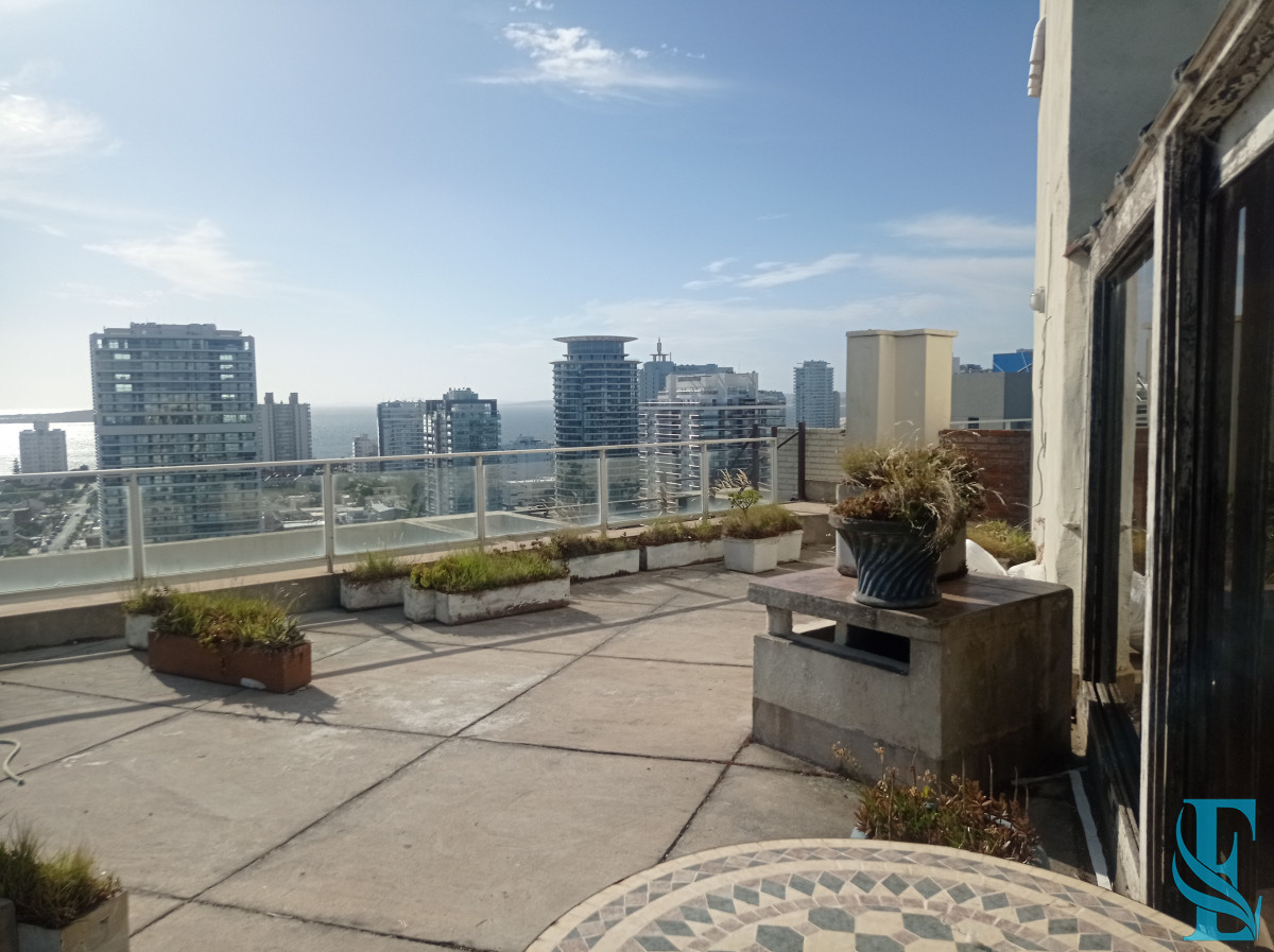 Apartamento ID.850 - PentHouse 4 Dormitorios Playa Brava Punta del Este  