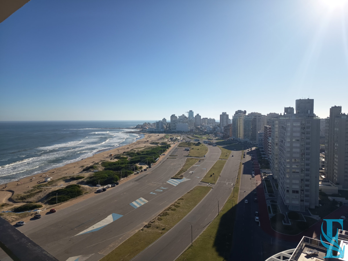 Apartamento ID.850 - PentHouse 4 Dormitorios Playa Brava Punta del Este  