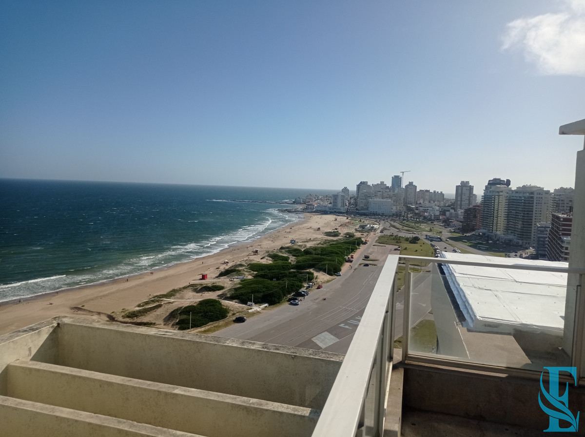 Apartamento ID.850 - PentHouse 4 Dormitorios Playa Brava Punta del Este  