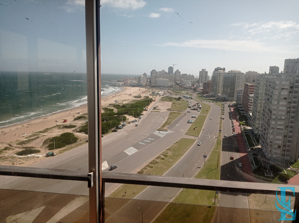 Apartamento ID.850 - PentHouse 4 Dormitorios Playa Brava Punta del Este  