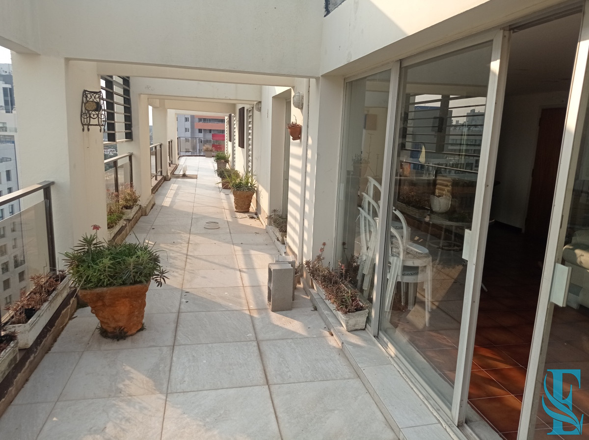 Apartamento ID.850 - PentHouse 4 Dormitorios Playa Brava Punta del Este  