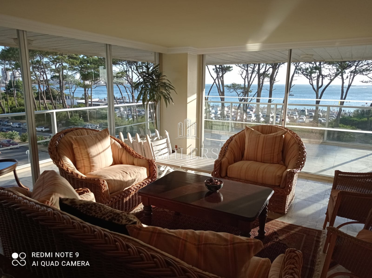 Apartamento ID.55 - Semi-piso Edificio Golden Gaite. Excelente construcción y vista
