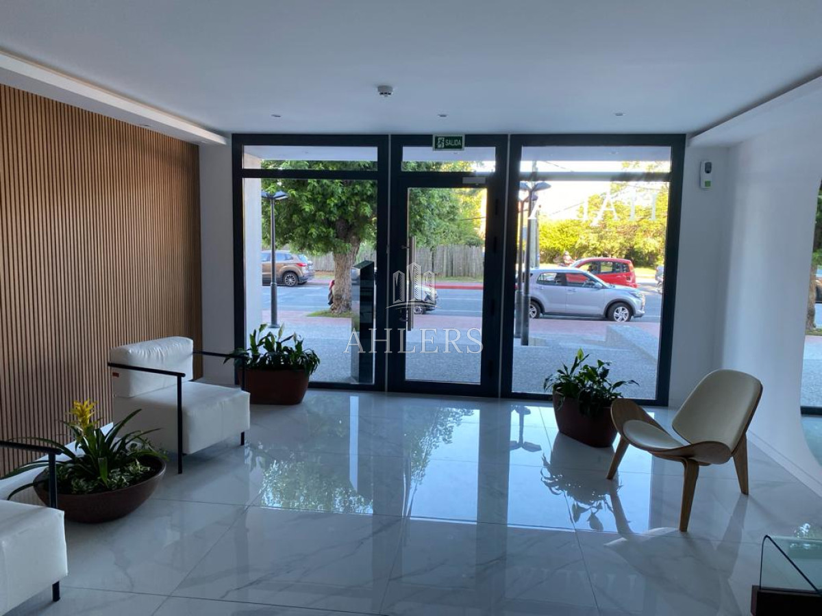 Apartamento ID.151 - Excelente apartamento en altura en Maldonado a estrenar. Edificio Italia