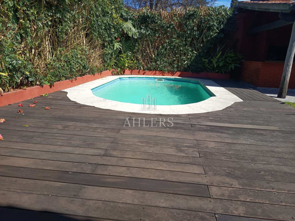Casa ID.492 - SE VENDE CASA EN BARRIO CANTEGRIL - PUNTA DEL ESTE