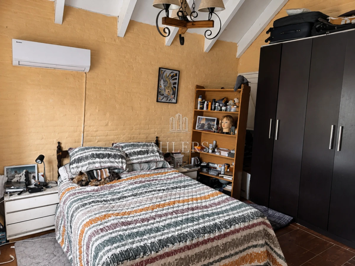Casa ID.504 - Se vende Chalet en Pinares a pasos del Mar 
