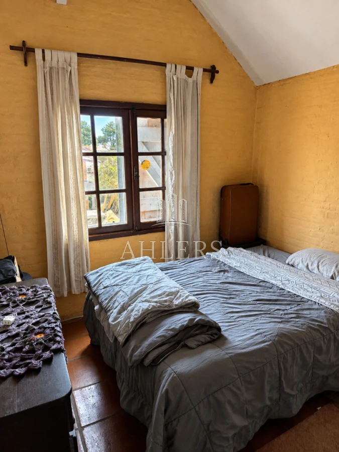 Casa ID.504 - Se vende Chalet en Pinares a pasos del Mar 
