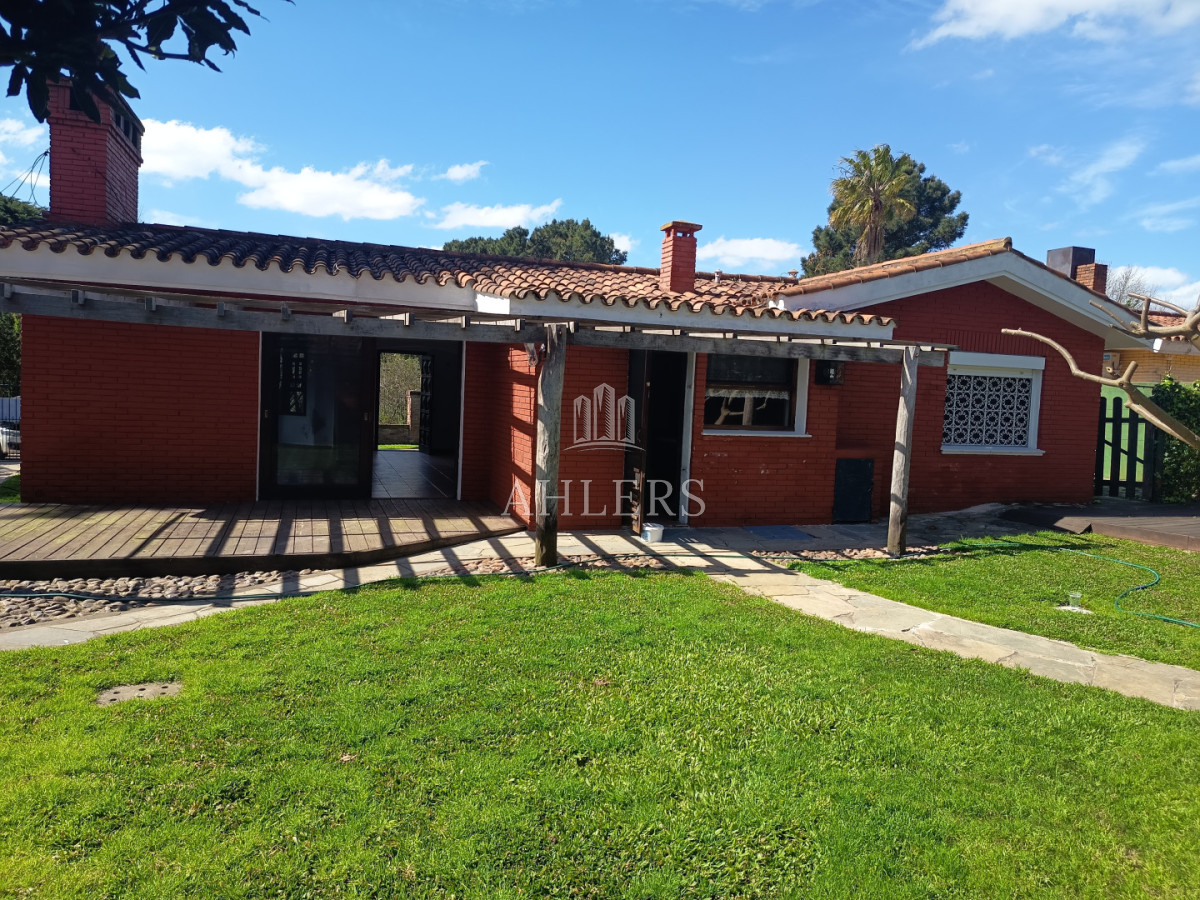 Casa ID.492 - SE VENDE CASA EN BARRIO CANTEGRIL - PUNTA DEL ESTE