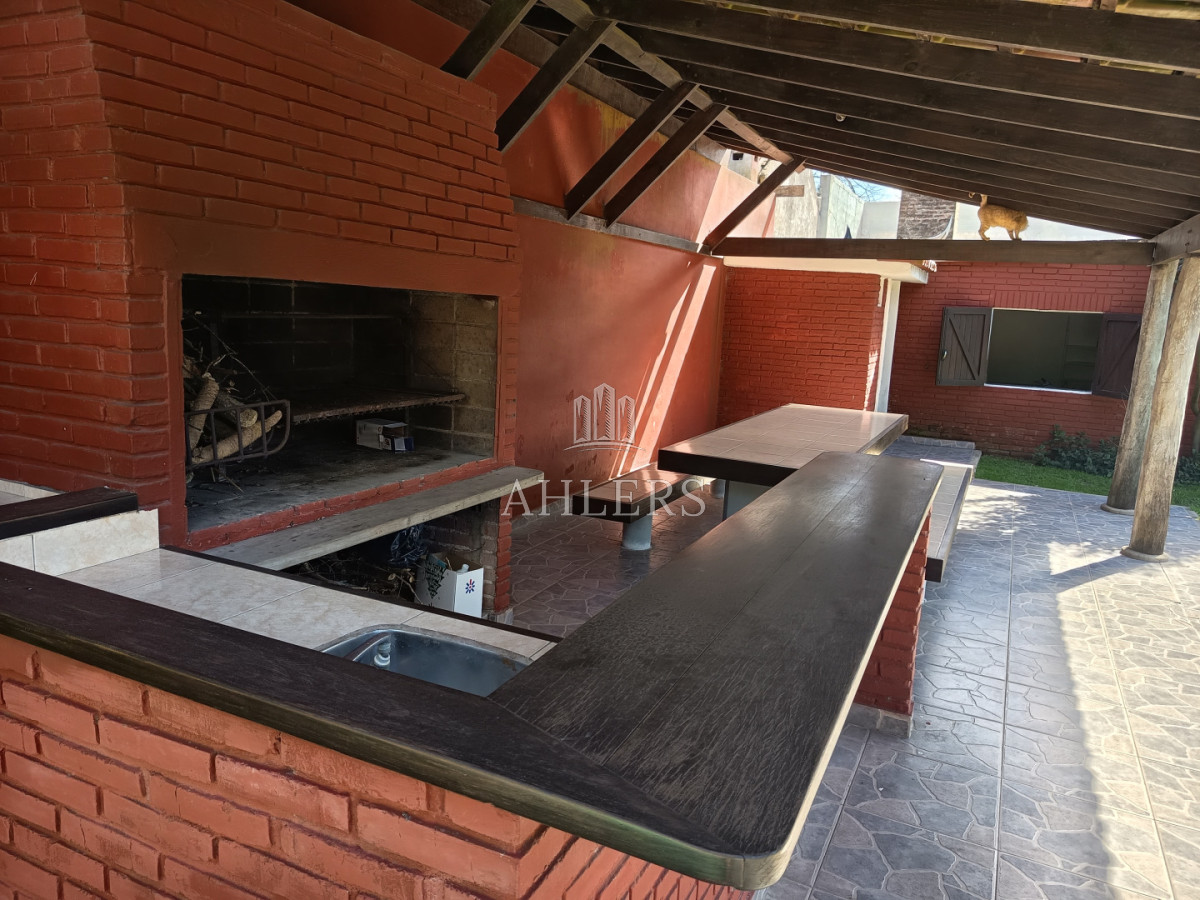Casa ID.492 - SE VENDE CASA EN BARRIO CANTEGRIL - PUNTA DEL ESTE