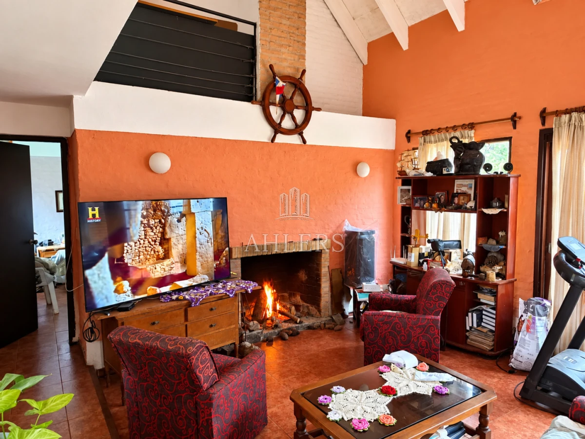 Casa ID.504 - Se vende Chalet en Pinares a pasos del Mar 