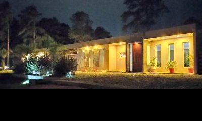 Excelente casa en barrio de campo para ser incorporada en PH. A estrenar