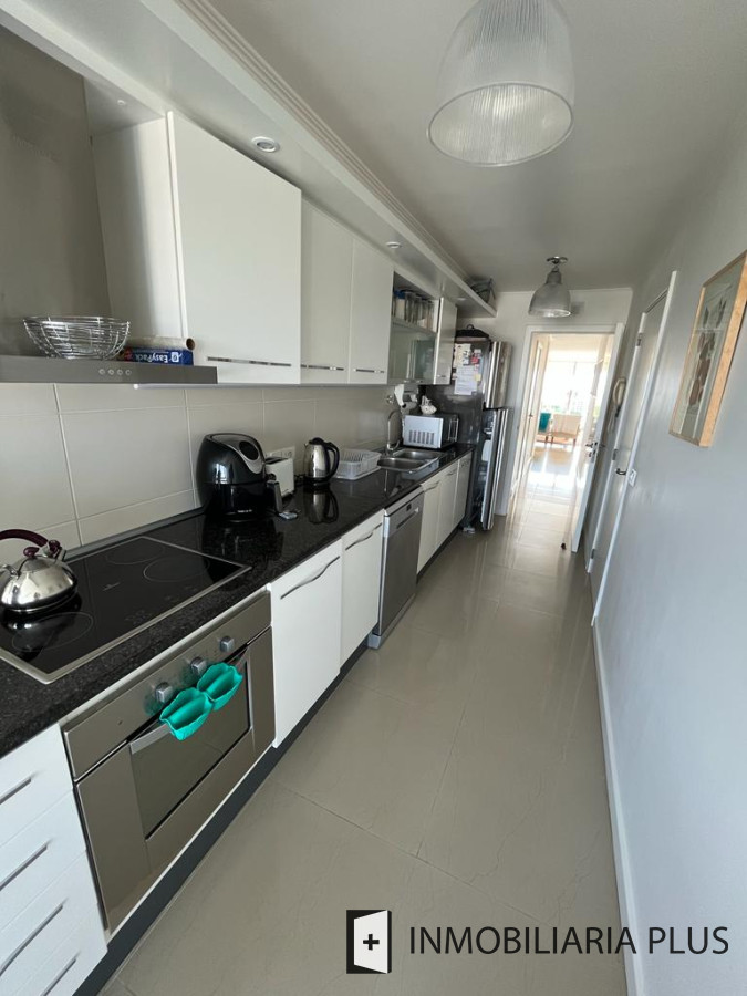 Apartamento ID.999 - Venta de Apartamento de 3 Dormitorios 4 Baños 1 Suites con capacidad para 6 personas en 130 m2 en Punta del Este