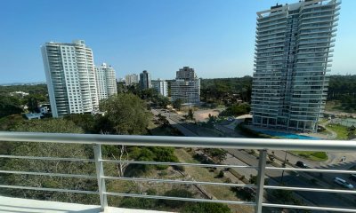 Venta de Apartamento de 3 Dormitorios 4 Baños 1 Suites con capacidad para 6 personas en 130 m2 en Punta del Este