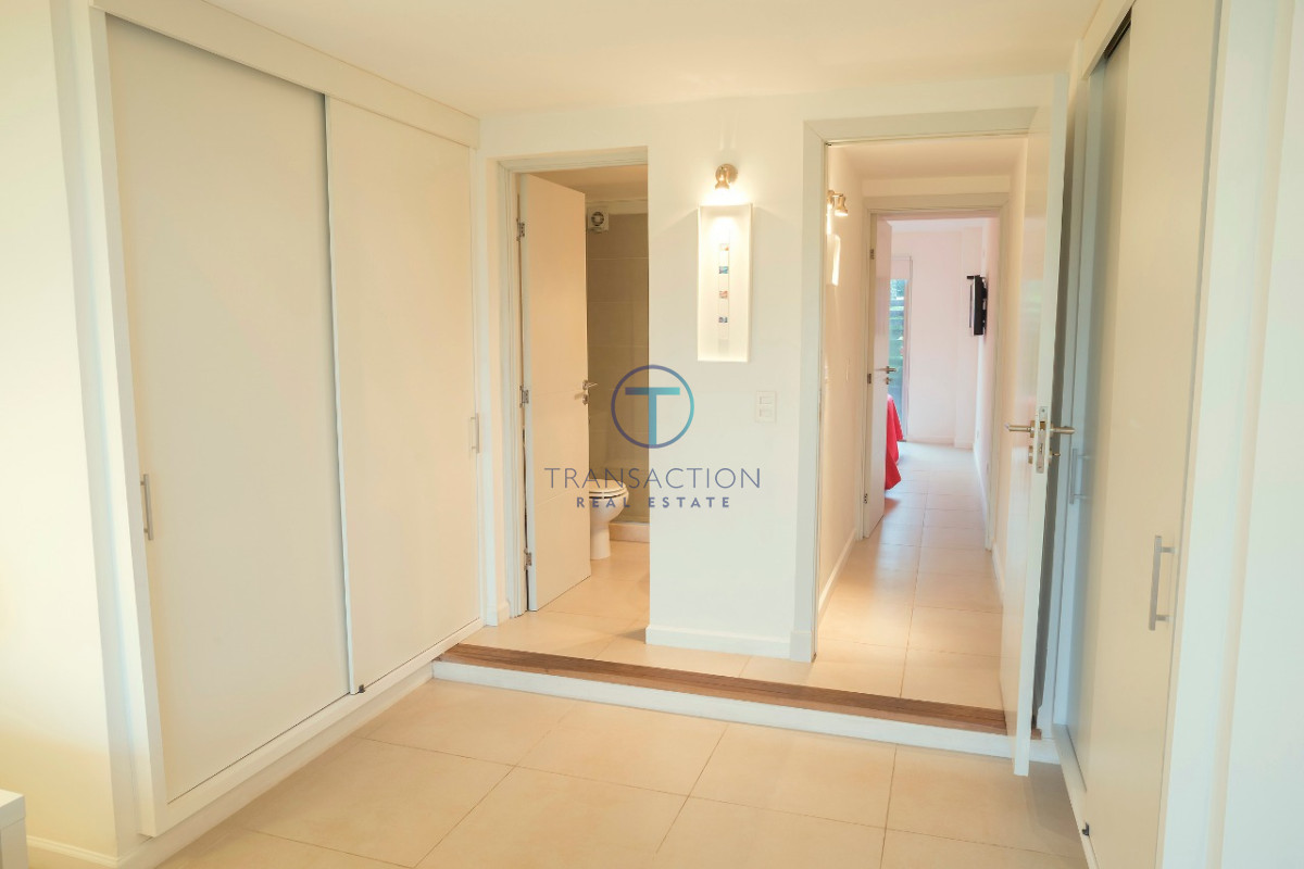 Apartamento ID.1051/-Venta--Apartamento-3-dormitorios--Puerto-de-Punta-este - Apartamento en La Barra, Montoya