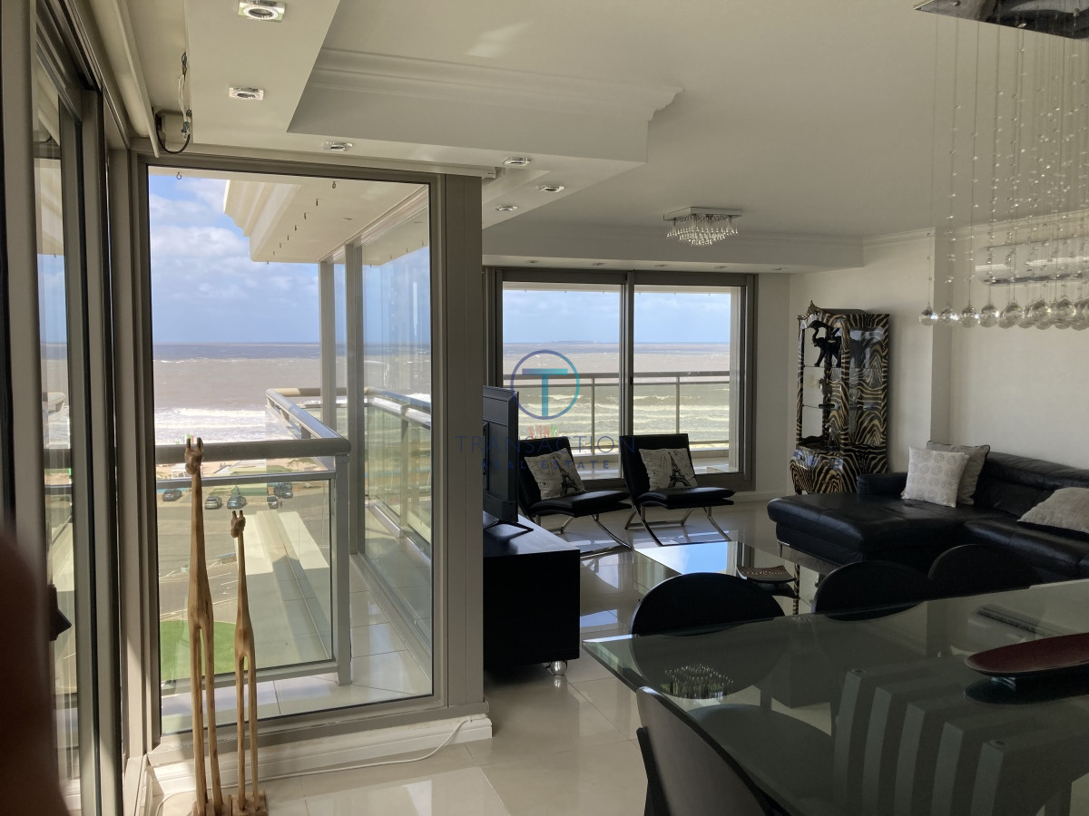 Apartamento ID.961/Venta--Apartamento-TRUMP-TOWER--3-DORM-3-BA- -SERVICIO- - Venta - Impecable Apartamento 4 dormitorios 4 baños