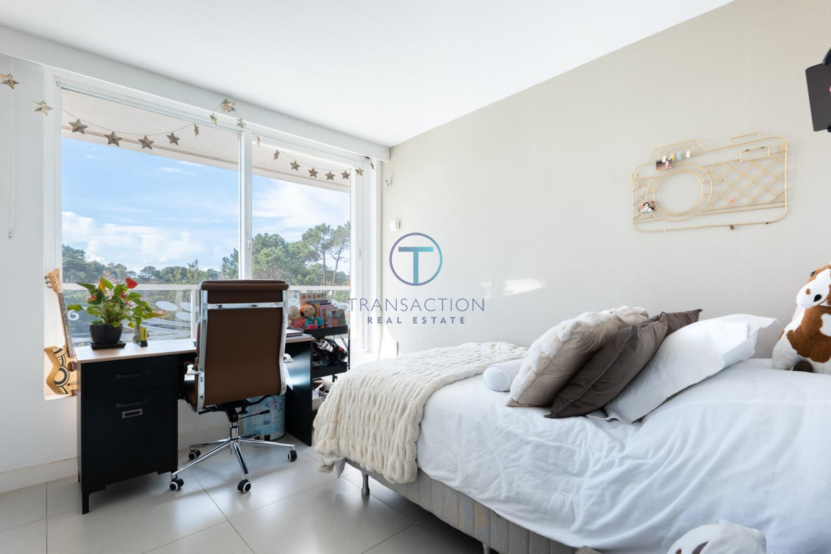 Apartamento ID.1476/Vende-apartamento-esquinero-con-vista-al-mar-de-2-dormitorios-en-Alexander-Boulevard-Punta-del-Este- - Apartamento en Punta del Este, 