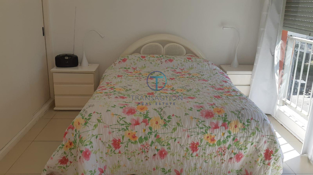 Apartamento ID.1309/  - Apartamento Punta del Este, Península, sobre Av.Gorlero