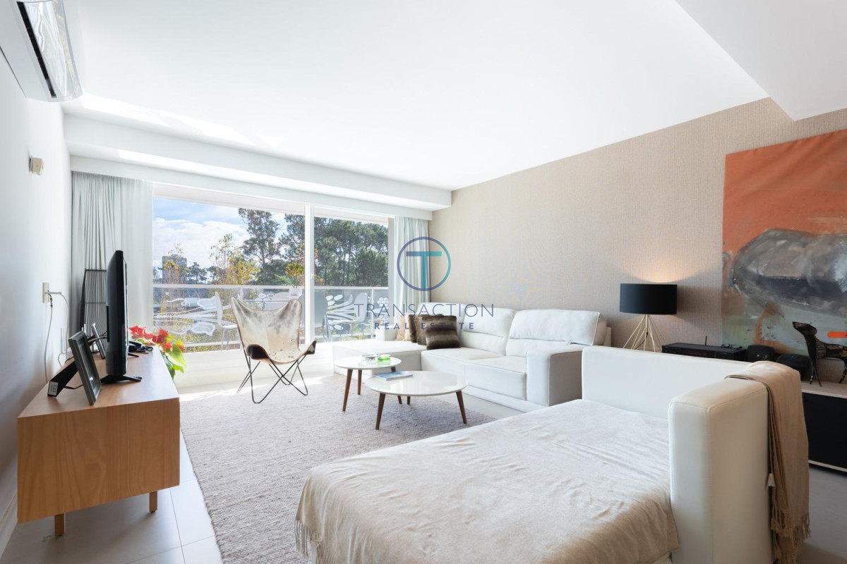 Apartamento ID.1476/Vende-apartamento-esquinero-con-vista-al-mar-de-2-dormitorios-en-Alexander-Boulevard-Punta-del-Este- - Apartamento en Punta del Este, 