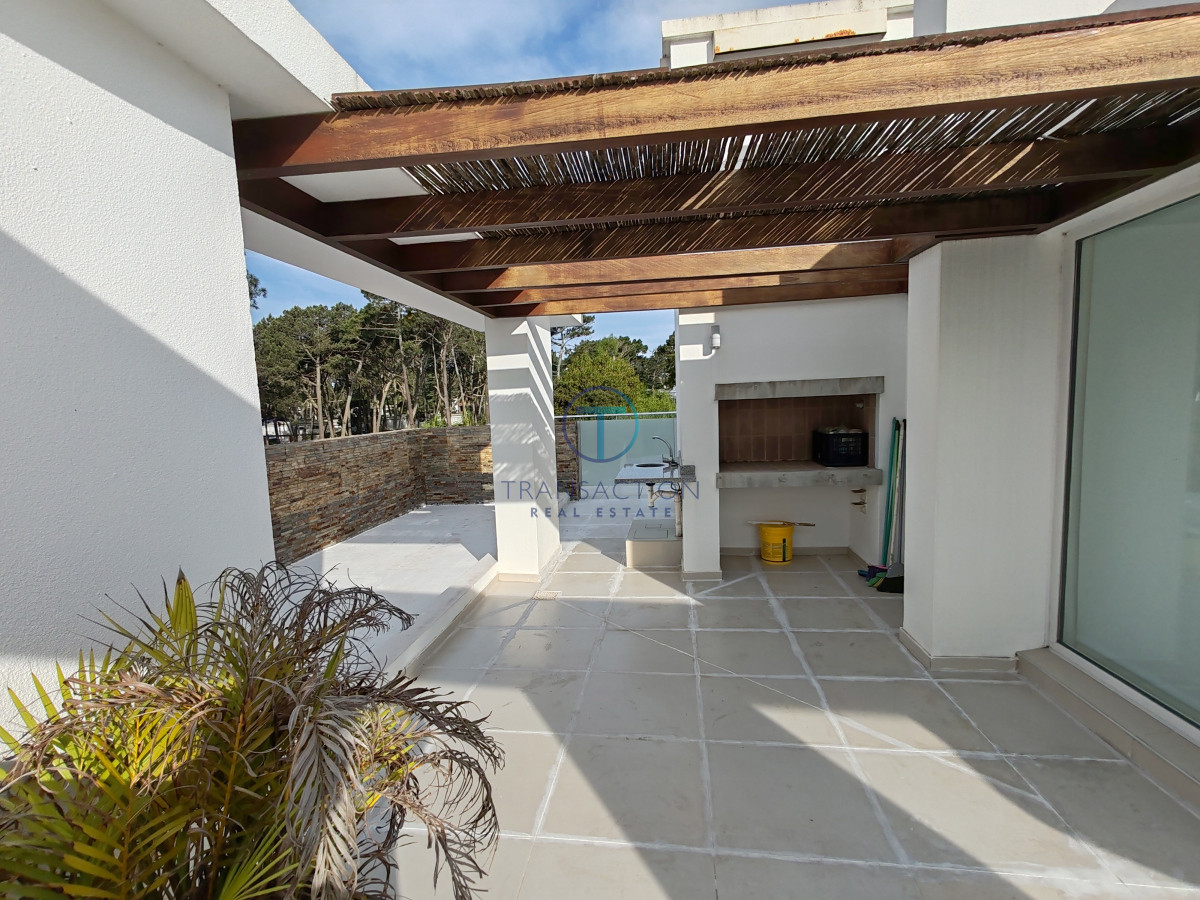 Apartamento ID.980/  - Venta - Apartamento moderno a metros mar