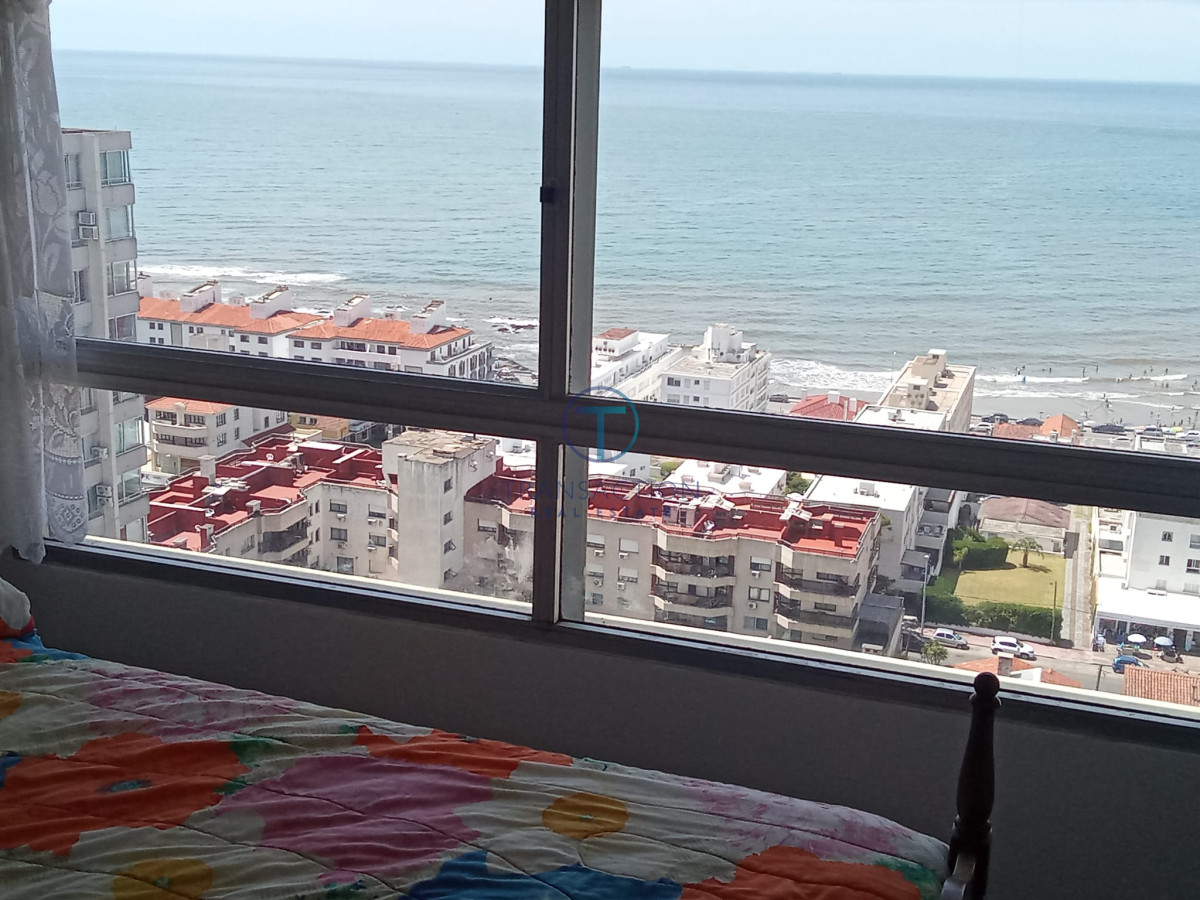 Apartamento ID.893/Apartamento-3-dormitorios-con-vista-al-mar,-parada-2-de-la-brava - VENTA Peninsula Punta Este