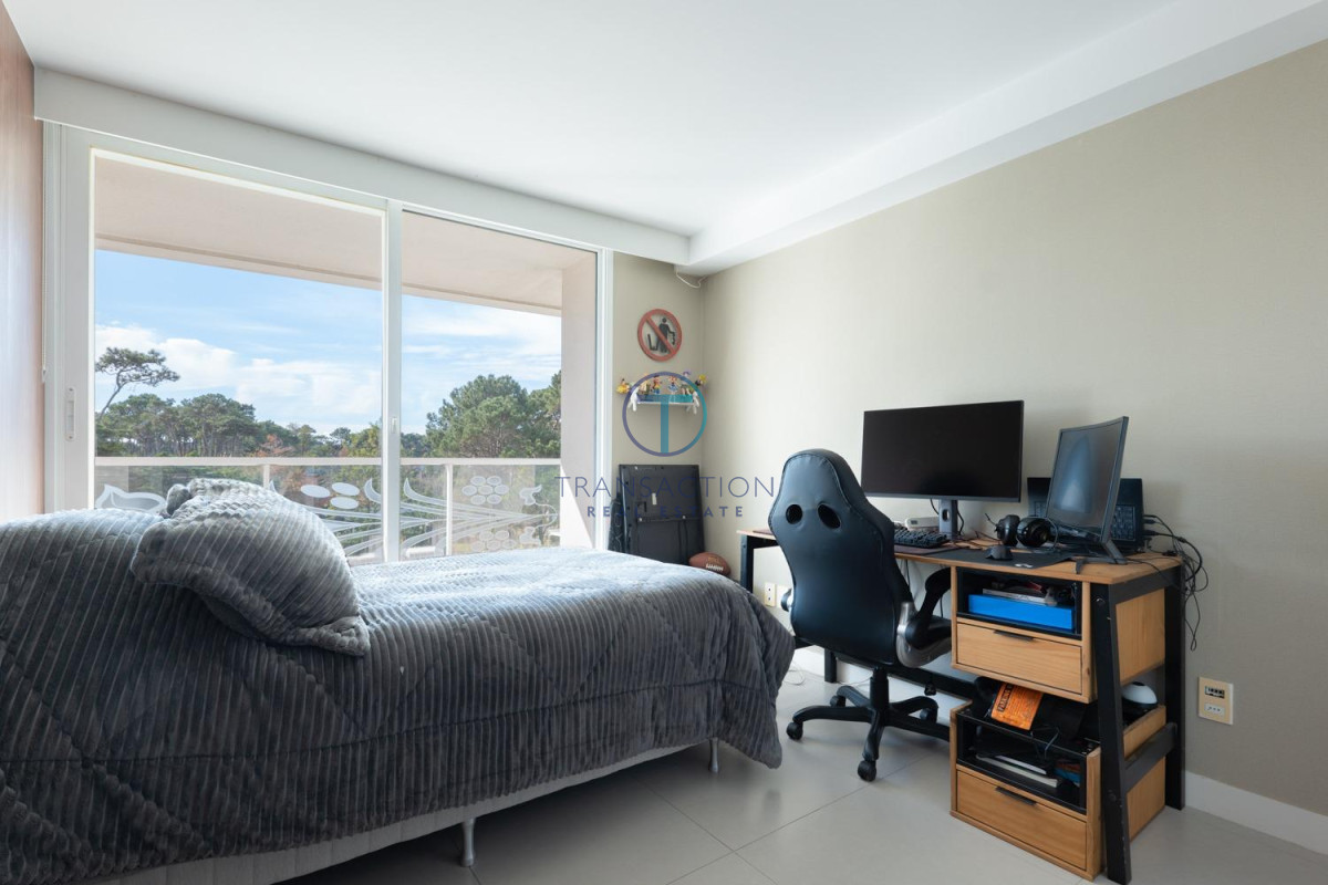 Apartamento ID.1476/Vende-apartamento-esquinero-con-vista-al-mar-de-2-dormitorios-en-Alexander-Boulevard-Punta-del-Este- - Apartamento en Punta del Este, 