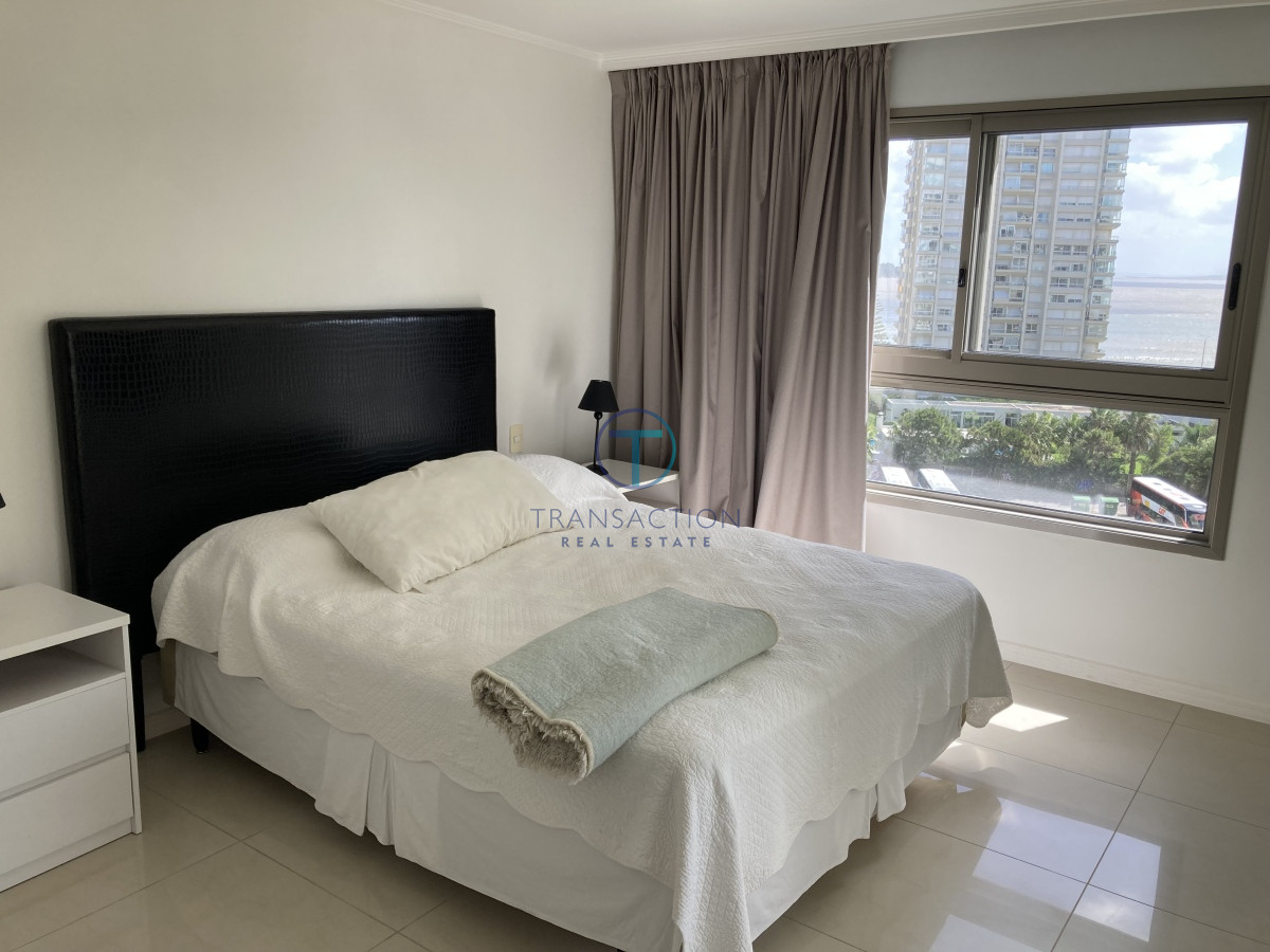 Apartamento ID.961/Venta--Apartamento-TRUMP-TOWER--3-DORM-3-BA- -SERVICIO- - Venta - Impecable Apartamento 4 dormitorios 4 baños