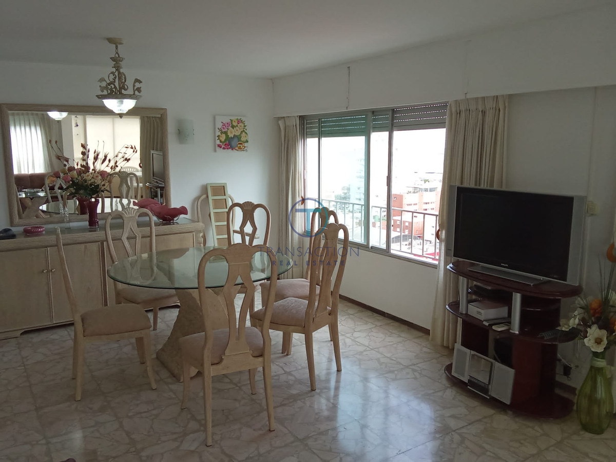 Apartamento ID.555/Departamento-de-3-dormitorio-con-parrillero-en-venta-,-ultimo-piso-frente-al-mar,-Punta-del-Este - Apartamento en Punta del Este, Península