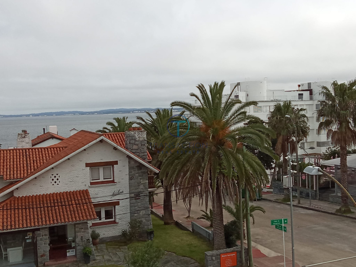 Apartamento ID.557/-Venta--Apartamento-3-dormitorios--Puerto-de-Punta-este - Apartamento en Punta del Este, Península