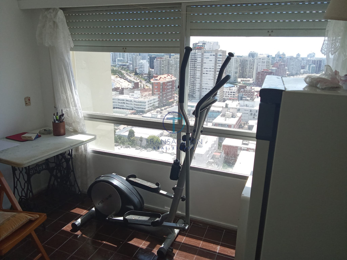 Apartamento ID.893/Apartamento-3-dormitorios-con-vista-al-mar,-parada-2-de-la-brava - VENTA Peninsula Punta Este