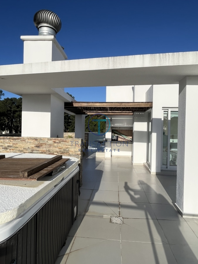 Apartamento ID.980/  - Venta - Apartamento moderno a metros mar