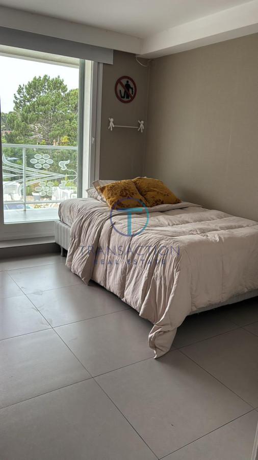 Apartamento ID.1476/Vende-apartamento-esquinero-con-vista-al-mar-de-2-dormitorios-en-Alexander-Boulevard-Punta-del-Este- - Apartamento en Punta del Este, 