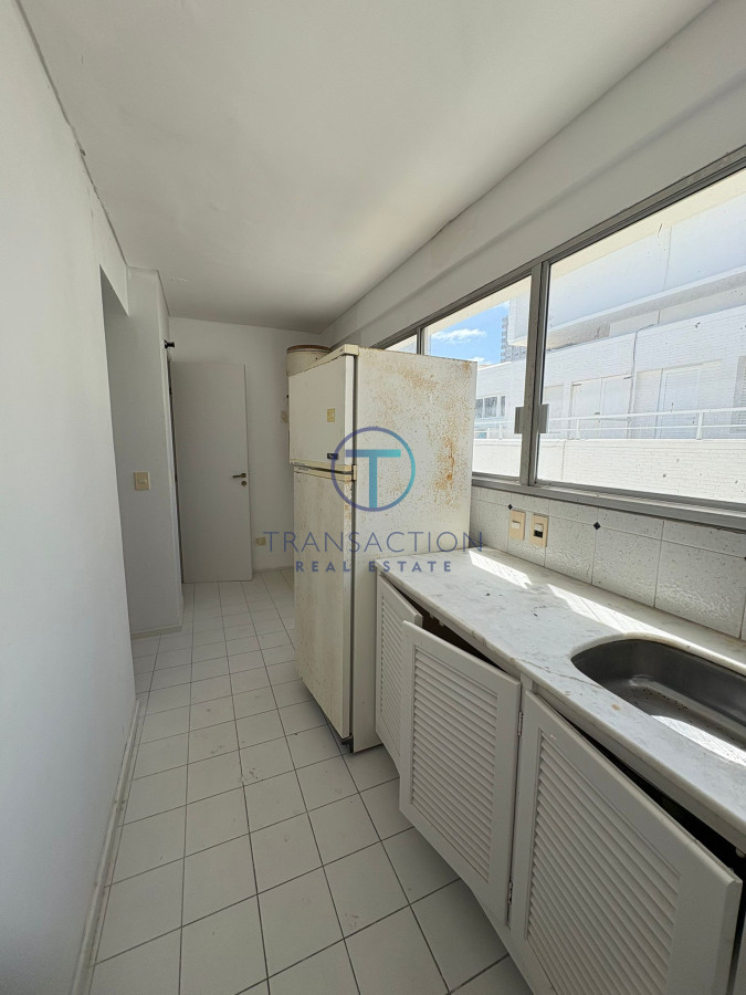 Apartamento ID.1562/Venta,-3-dormitorios-en-Punta-este - EXELENTE OPORTUNIDAD EN PENINSULA