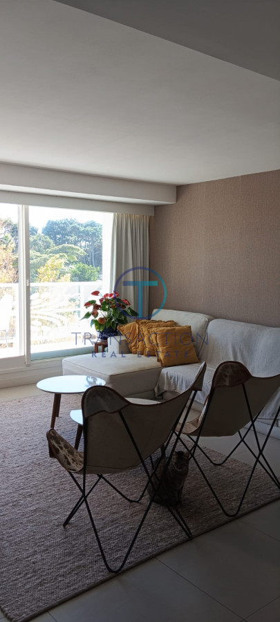 Apartamento ID.1476/Vende-apartamento-esquinero-con-vista-al-mar-de-2-dormitorios-en-Alexander-Boulevard-Punta-del-Este- - Apartamento en Punta del Este, 