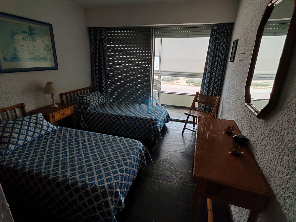 Apartamento ID.1350/Venta-apartamento-en-Peninsula - apto VENTA playa Brava , PUNTA DEL ESTE