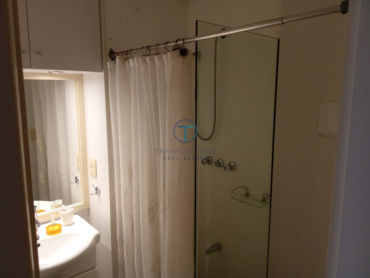 Apartamento ID.557/-Venta--Apartamento-3-dormitorios--Puerto-de-Punta-este - Apartamento en Punta del Este, Península