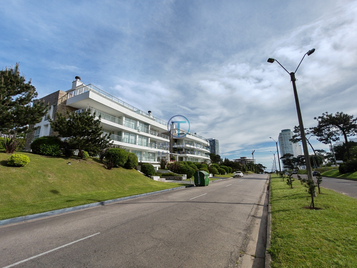 Apartamento ID.980/  - Venta - Apartamento moderno a metros mar