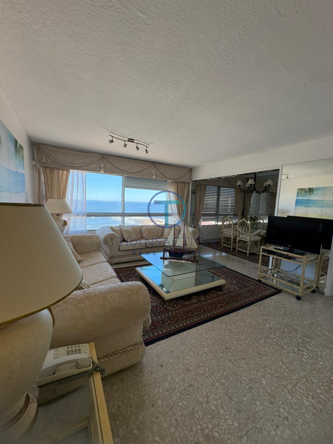 Apartamento ID.1555/Apartamento-3-dormitorios-con-vista-al-mar,-parada-2-de-la-brava - Apartamento en Punta del Este, Península