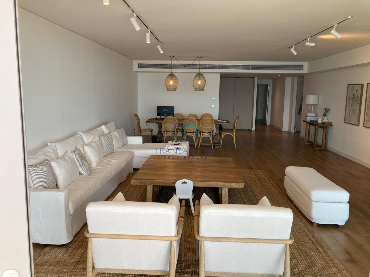 Apartamento ID.940/Apartamentos-en-Venta--Transaction-Real-Estate - Venta - Apartamento TRUMP TOWER - 3 DORM 3 BA + SERVICIO 